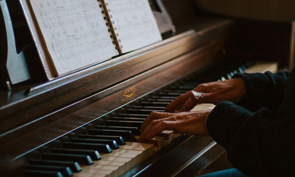 A new study shows that the different regions of the brain work together with skilled motor sequences, like playing the piano.